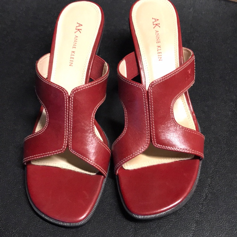 Red leather dress sandal, 7.5M